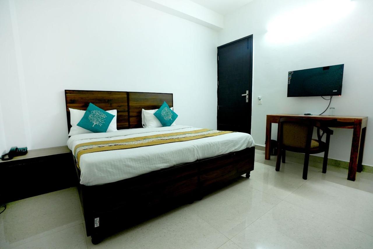 Gupta Residency Near Ajnara Heritage Noida Zewnętrze zdjęcie